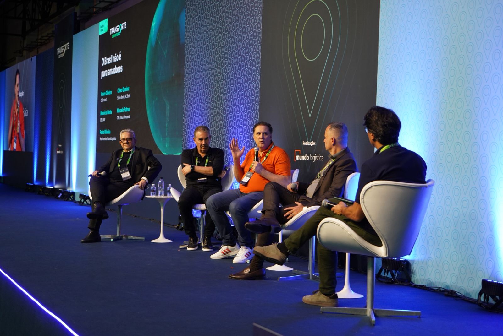 Painel de debate com lideranças do setor de transporte e logística